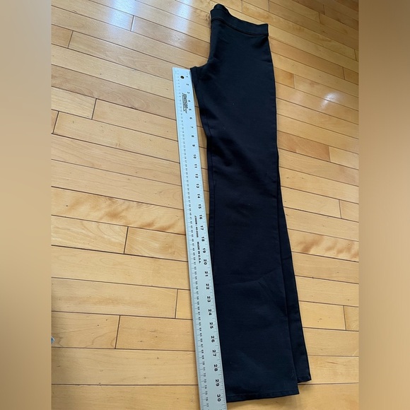 Women’s sleek medium black pants - Picture 2 of 6